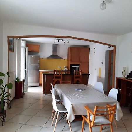 Maison Spacieuse Et Agreable Saint-Georges-de-Luzençon Екстериор снимка