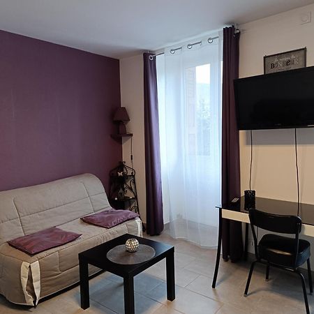 Maison Spacieuse Et Agreable Saint-Georges-de-Luzençon Екстериор снимка