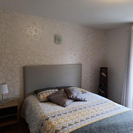 Maison Spacieuse Et Agreable Saint-Georges-de-Luzençon Екстериор снимка