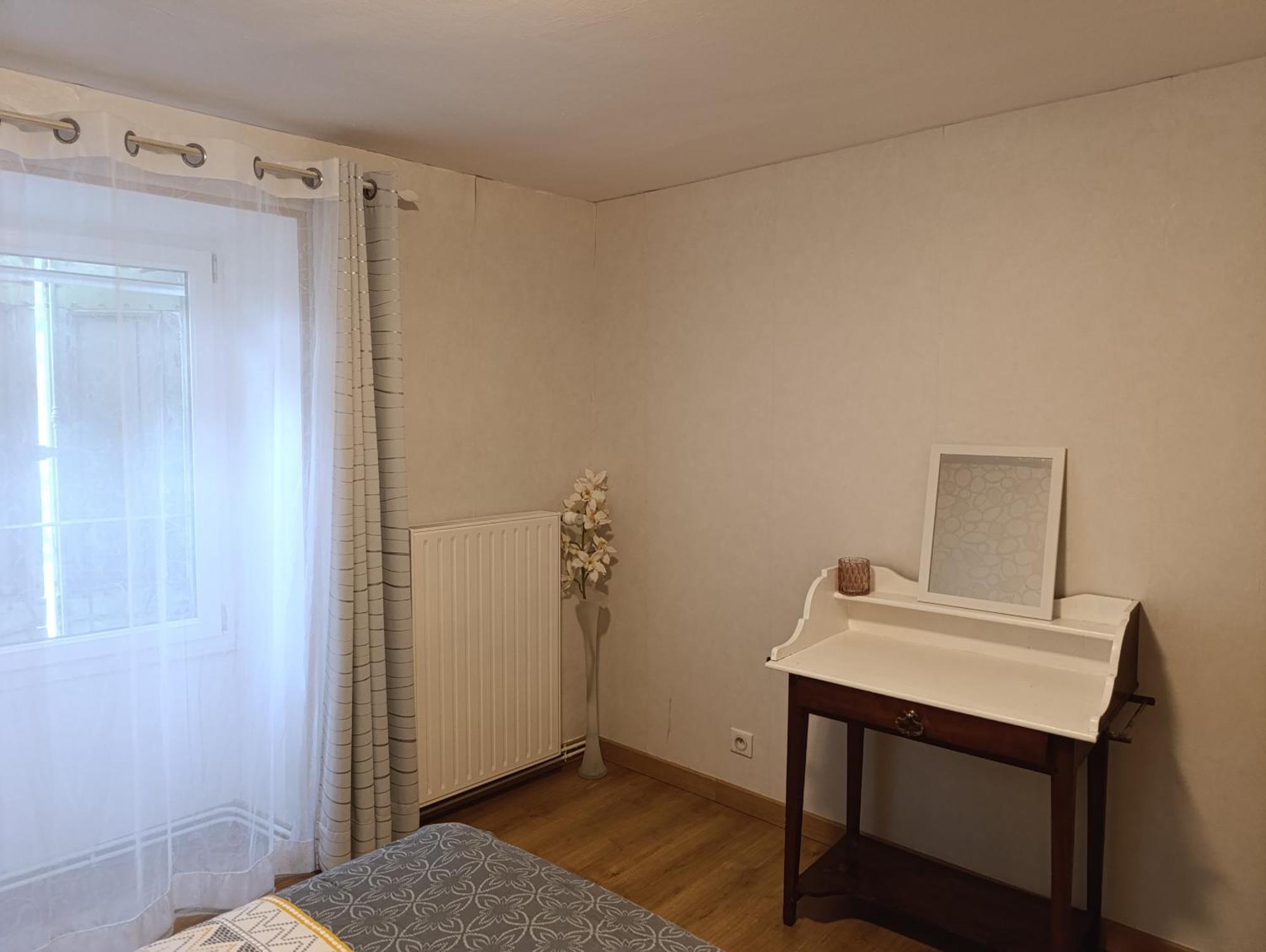 Maison Spacieuse Et Agreable Saint-Georges-de-Luzençon Екстериор снимка