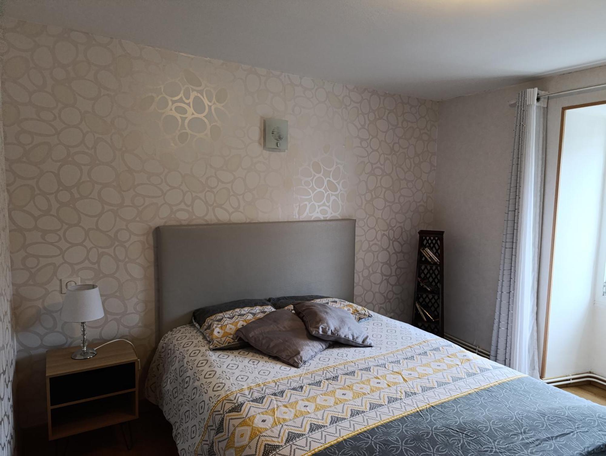 Maison Spacieuse Et Agreable Saint-Georges-de-Luzençon Екстериор снимка