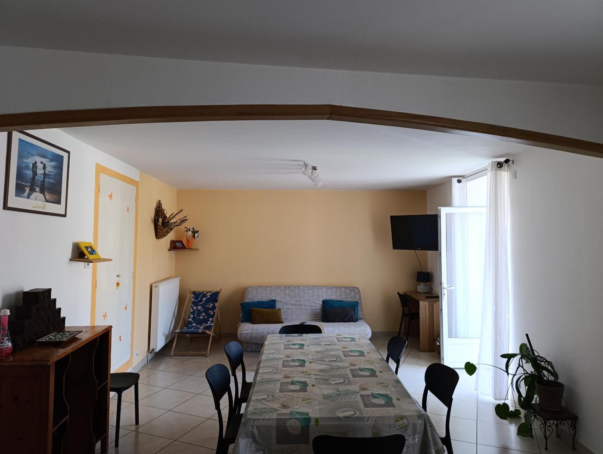 Maison Spacieuse Et Agreable Saint-Georges-de-Luzençon Екстериор снимка
