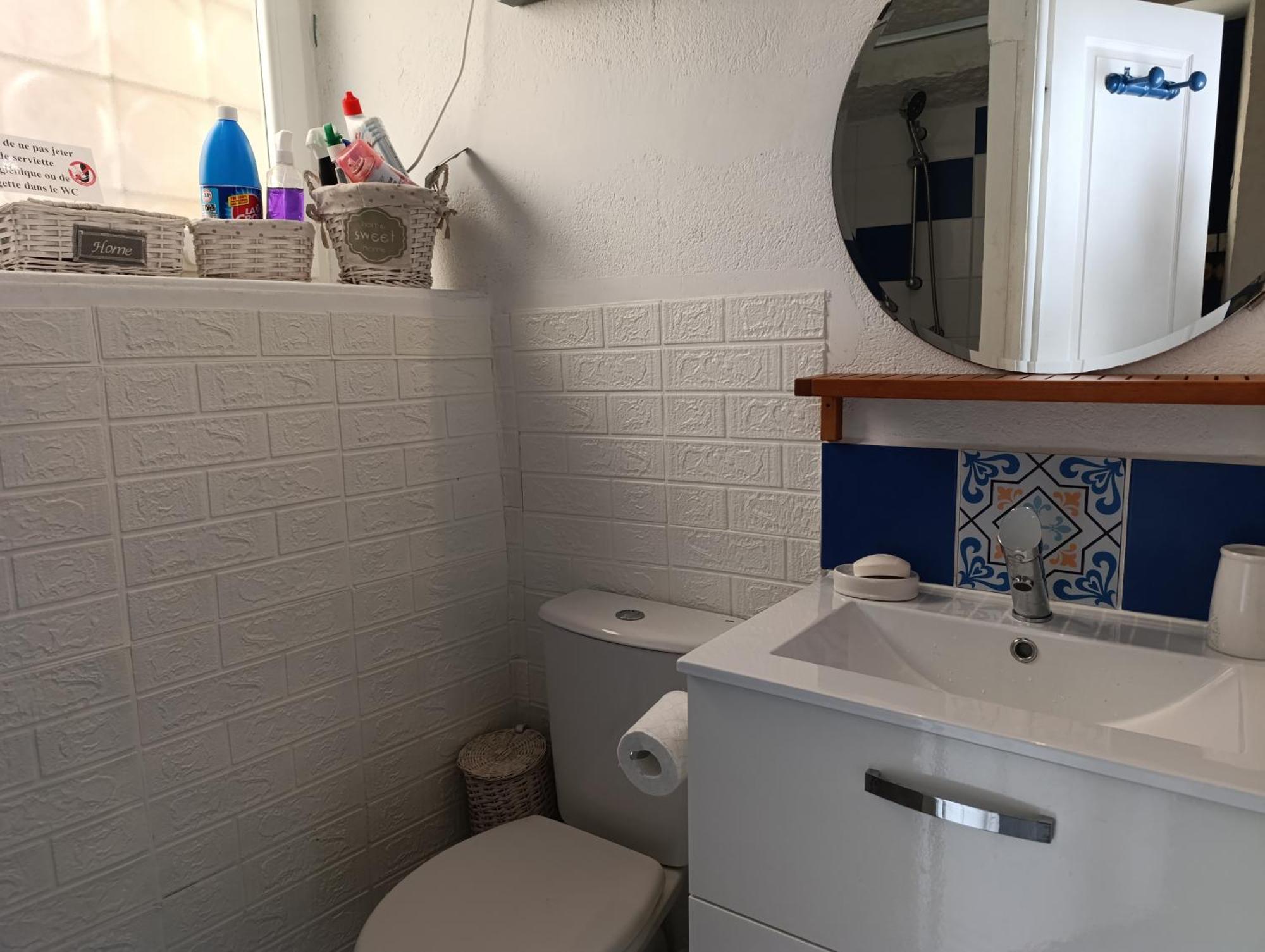 Maison Spacieuse Et Agreable Saint-Georges-de-Luzençon Екстериор снимка