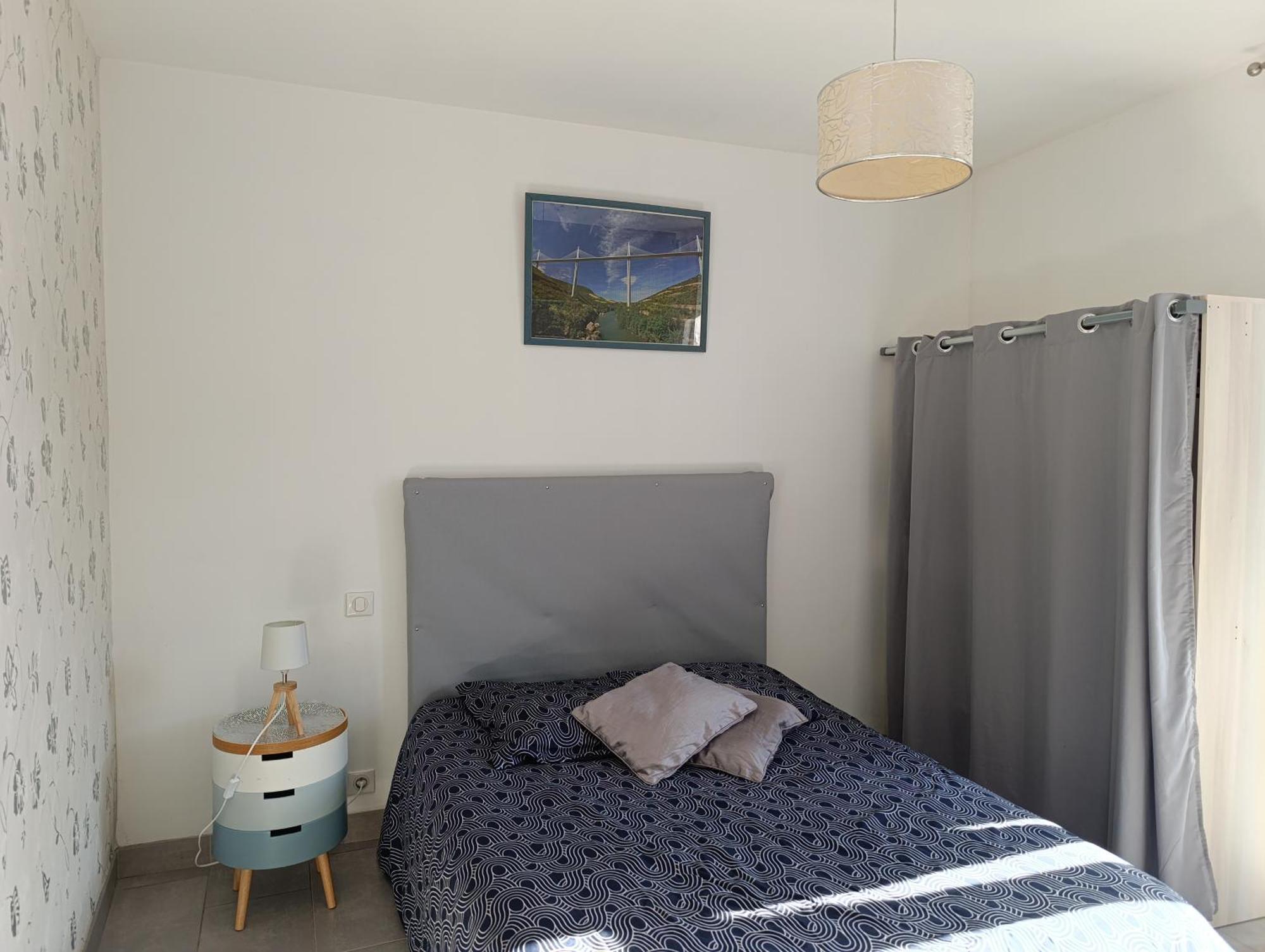 Maison Spacieuse Et Agreable Saint-Georges-de-Luzençon Екстериор снимка