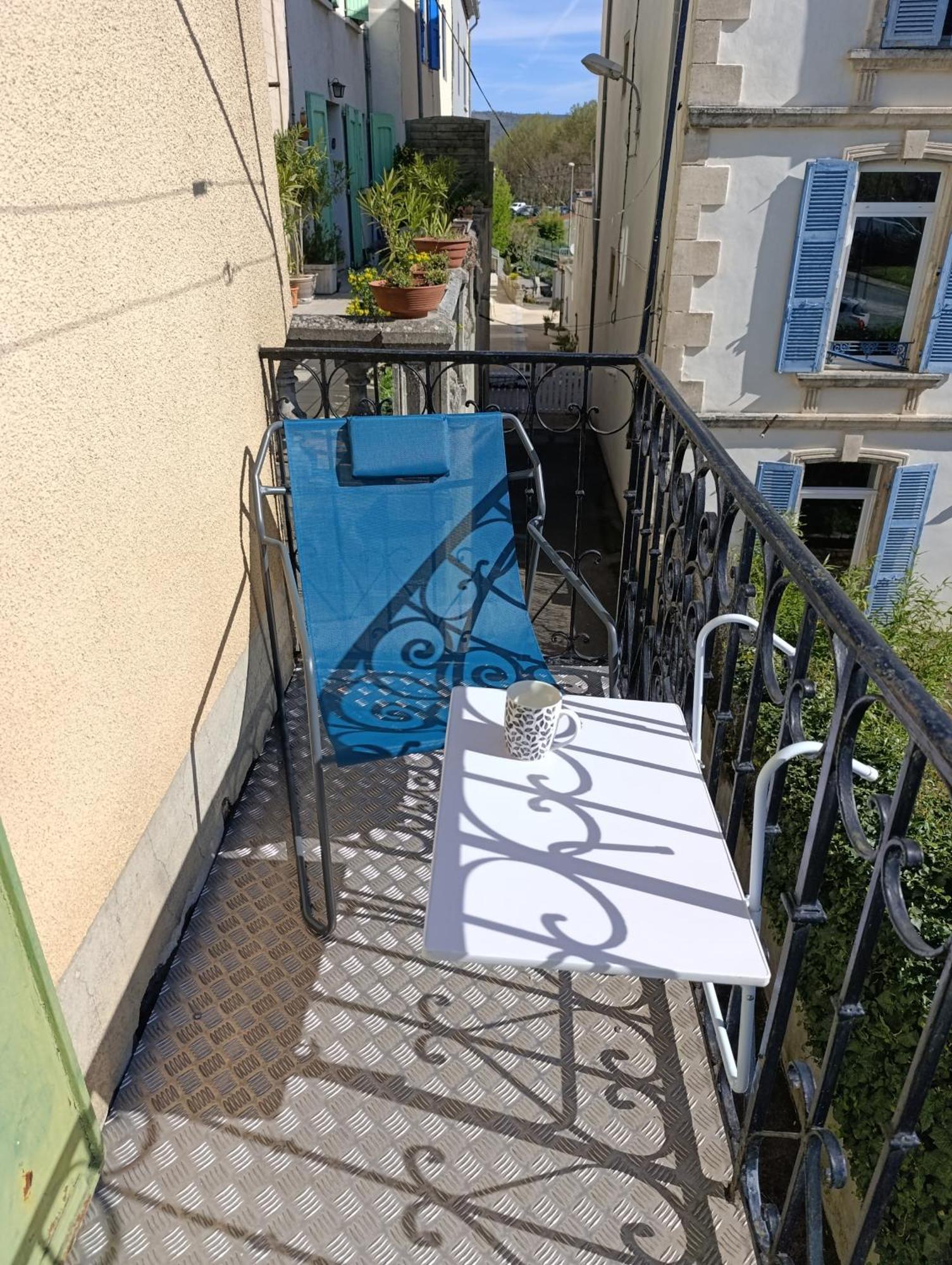 Maison Spacieuse Et Agreable Saint-Georges-de-Luzençon Екстериор снимка
