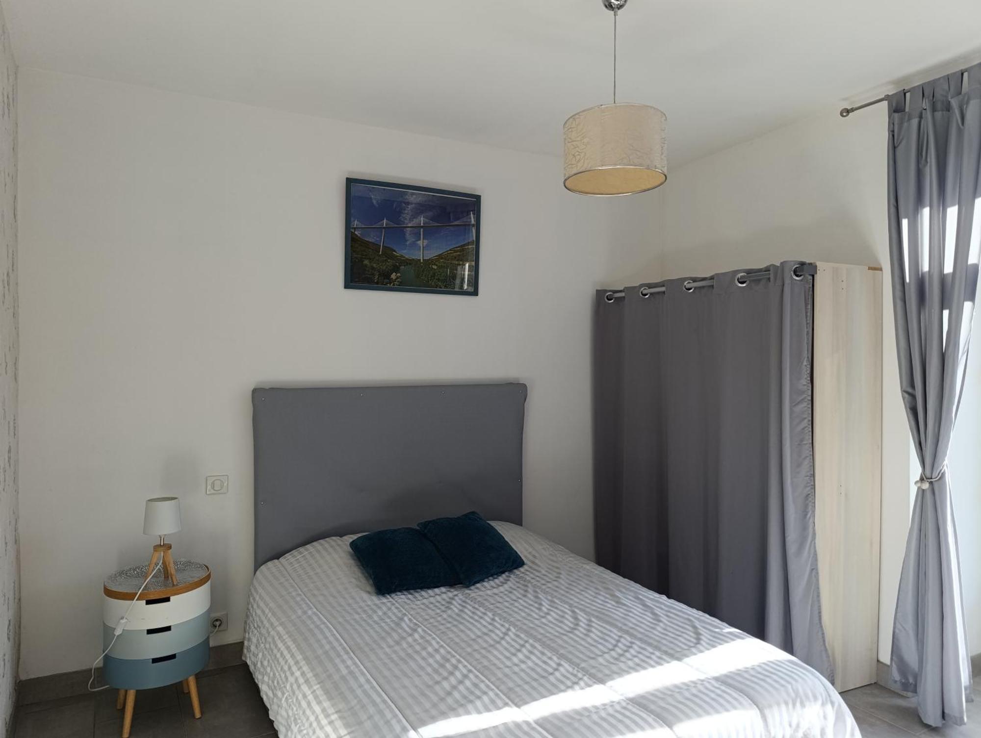 Maison Spacieuse Et Agreable Saint-Georges-de-Luzençon Екстериор снимка